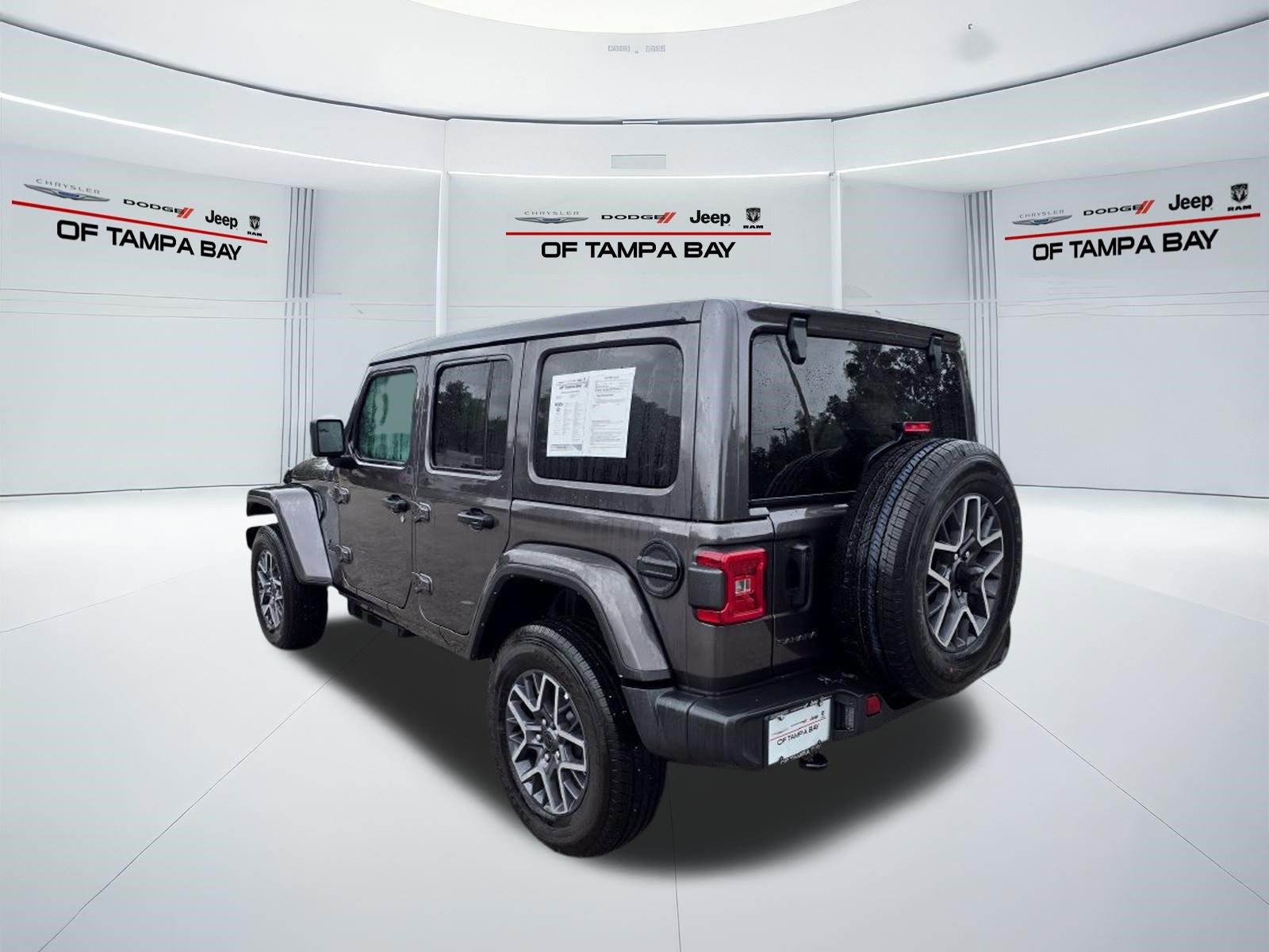 Used 2026 Jeep Wrangler Unlimited Sahara AWD/4WD image 4
