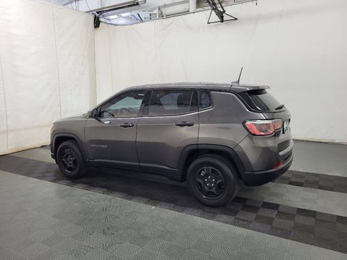 Used 2019 Jeep Compass Sport FWD image 3