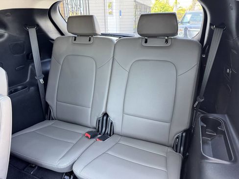 Used 2017 Hyundai Santa Fe Limited w/ Cargo Package FWD image 30