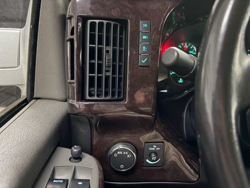 Used 2016 GMC Savana 2500 RWD image 17