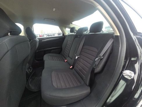 Used 2020 Ford Fusion SE image 15