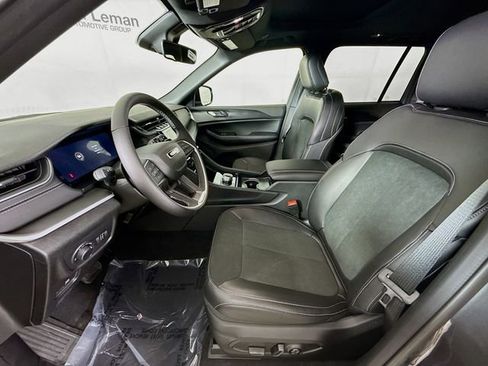 New 2025 Jeep Grand Cherokee Altitude image 20