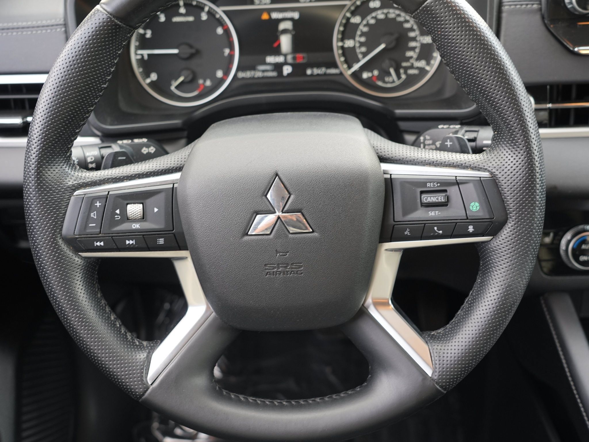 Used 2024 Mitsubishi Outlander SE AWD/4WD image 25
