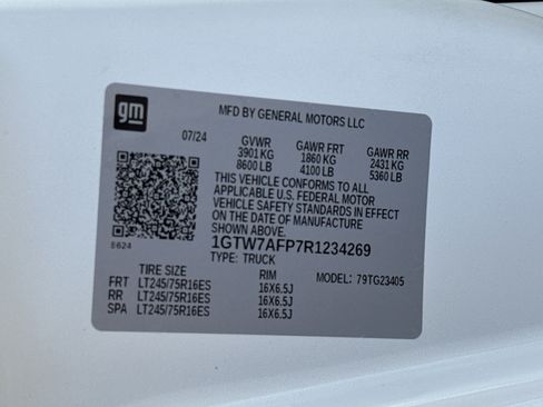 Used 2024 GMC Savana 2500 w/ Driver Convenience Package image 31