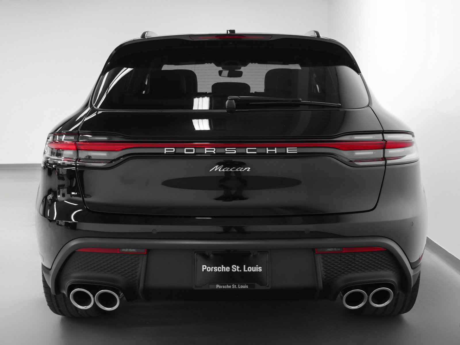 Certified 2026 Porsche Macan AWD/4WD image 11