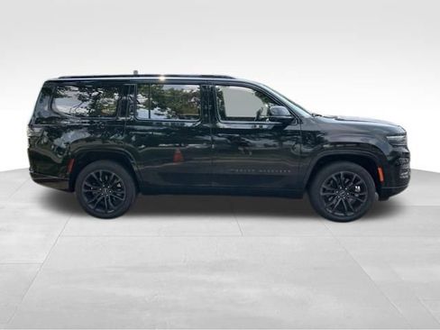 Used 2023 Jeep Grand Wagoneer Series II AWD/4WD image 4