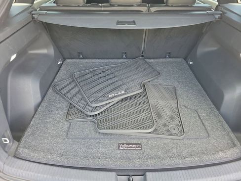 Used 2024 Volkswagen Atlas Cross Sport SE image 7