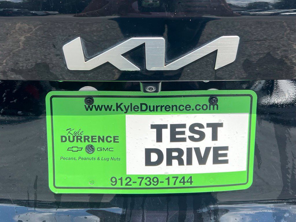 Used 2025 Kia Sorento LX FWD image 6