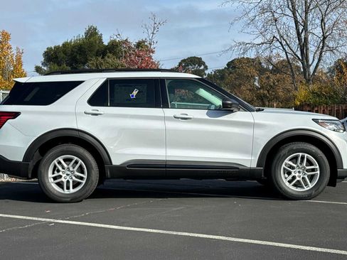 New 2026 Ford Explorer Active AWD/4WD image 3