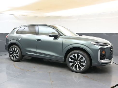 New 2026 Audi Q3 quattro 2.0T AWD/4WD image 7