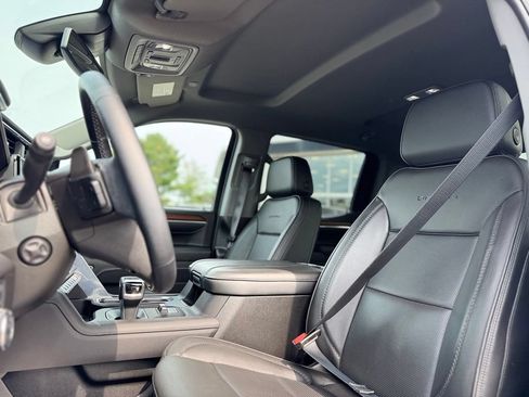 Used 2025 GMC Sierra 1500 Denali AWD/4WD image 16
