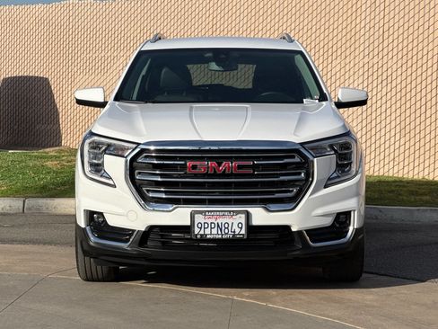 Used 2024 GMC Terrain SLT AWD/4WD image 9