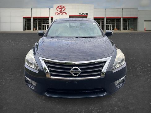 Used 2015 Nissan Altima 2.5 SV w/ Convenience Package FWD image 3
