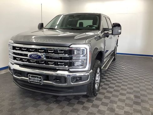 Used 2025 Ford F250 Lariat w/ FX4 Off-Road Package AWD/4WD image 2