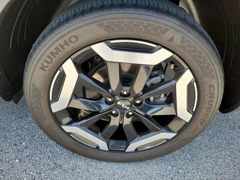 Used 2024 Kia Telluride S w/ S Sunroof Package FWD image 9