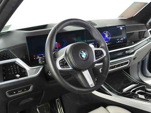 Used 2024 BMW X7 xDrive40i w/ M Sport Package AWD/4WD image 33