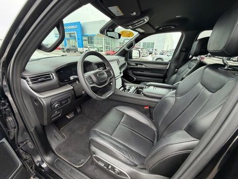 Used 2024 Jeep Wagoneer Series II w/ Flexible Seating Group AWD/4WD image 16