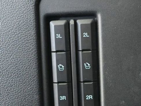 Used 2024 Ford Expedition XLT image 25