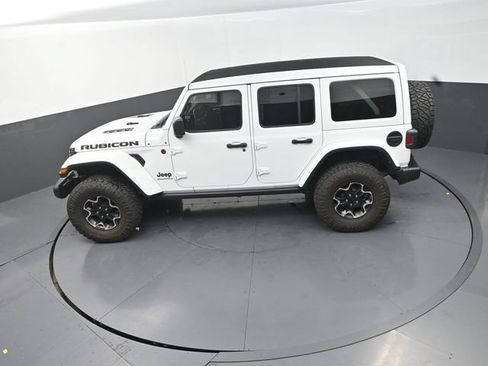 Used 2023 Jeep Wrangler Unlimited Rubicon w/ Cold Weather Group AWD/4WD image 15