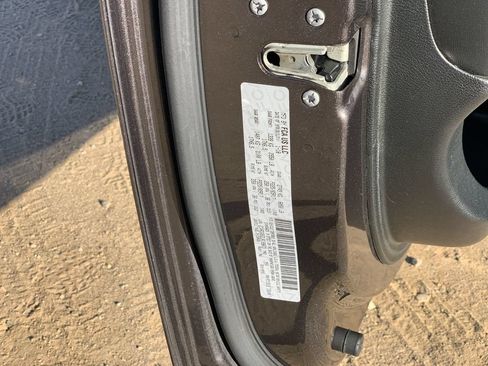 Used 2018 Dodge Grand Caravan SE FWD image 32