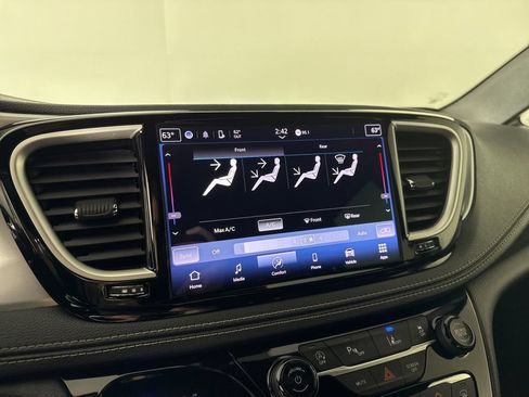 Used 2021 Chrysler Pacifica Touring w/ S Appearance Package FWD image 20