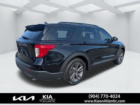Used 2022 Ford Explorer XLT w/ Equipment Group 202A RWD image 3