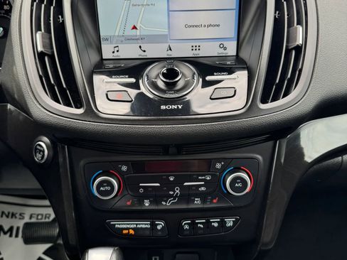 Used 2019 Ford Escape Titanium image 47