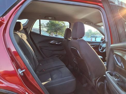 Used 2024 GMC Terrain SLE w/ Driver Convenience Package FWD image 27