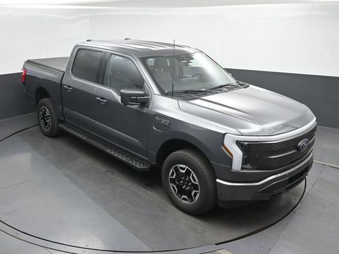 Used 2023 Ford F150 Lightning XLT AWD/4WD image 29