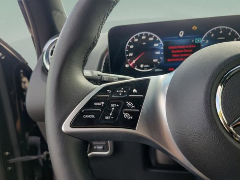 Certified 2025 Mercedes-Benz GLB 250 image 28