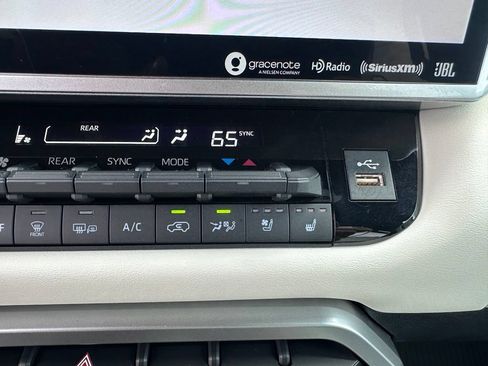 Used 2023 Toyota Sequoia Capstone AWD/4WD image 26