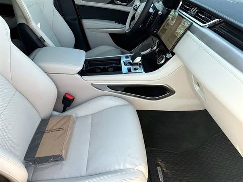 New 2025 Jaguar F-PACE R-Dynamic S image 8