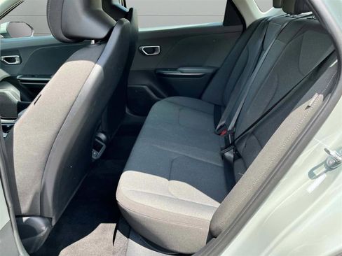 Used 2025 Kia K4 FWD image 17