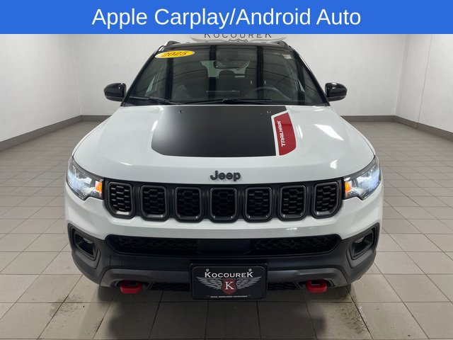 Used 2025 Jeep Compass Trailhawk AWD/4WD image 2