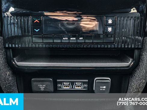 Used 2024 Jeep Wagoneer L Series II w/ Flexible Seating Group image 65