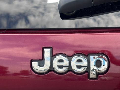 Used 2021 Jeep Cherokee Limited AWD/4WD image 7