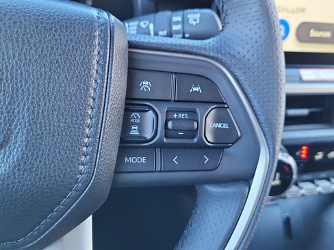 New 2025 Toyota 4Runner Limited image 18