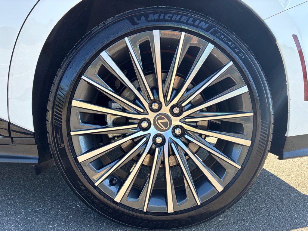 Certified 2026 Lexus ES 350e w/ Convenience Package FWD image 15
