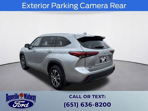 Used 2020 Toyota Highlander XLE AWD/4WD image 6