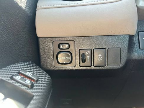 Used 2015 Toyota RAV4 XLE AWD/4WD image 23