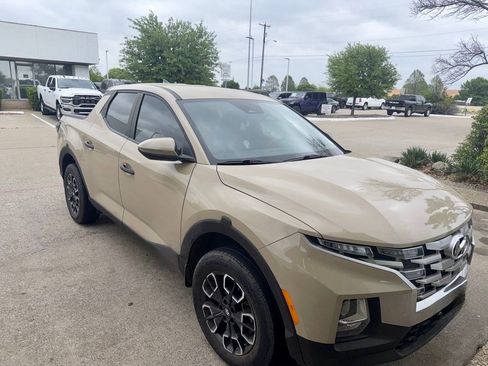 Used 2023 Hyundai Santa Cruz SEL w/ Cargo Package image 2