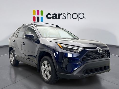 Used 2025 Toyota RAV4 XLE AWD/4WD image 7