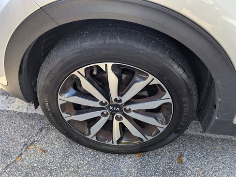 Used 2018 Kia Sportage EX w/ EX Technology Package image 17