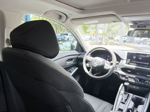Used 2025 Honda Accord SE image 17