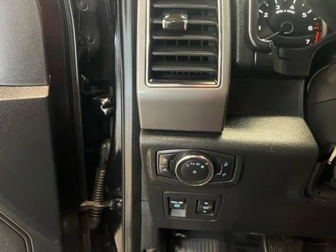 Used 2020 Ford F150 XLT w/ Equipment Group 302A Luxury AWD/4WD image 11