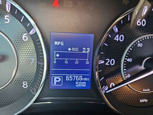 Used 2017 Nissan Armada Platinum w/ Captain Seat Package RWD image 11