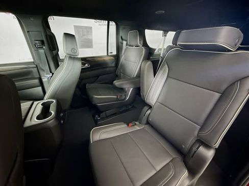 Used 2024 Chevrolet Suburban Premier image 27