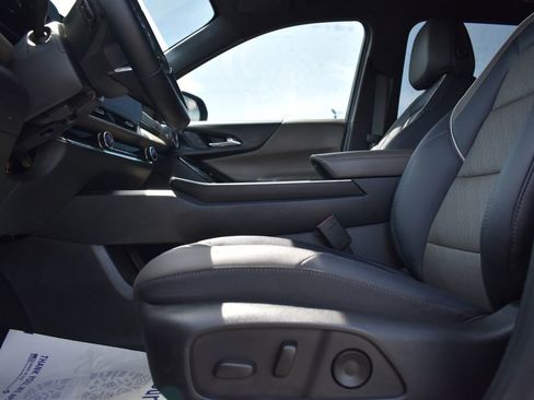 Certified 2025 Chevrolet Equinox LT w/ Convenience Package II image 8