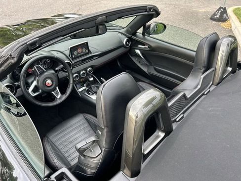 Used 2018 FIAT 124 Spider Abarth w/ Convenience Group RWD image 23