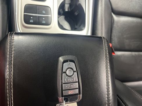 Used 2023 Ford Explorer XLT w/ Equipment Group 202A image 21